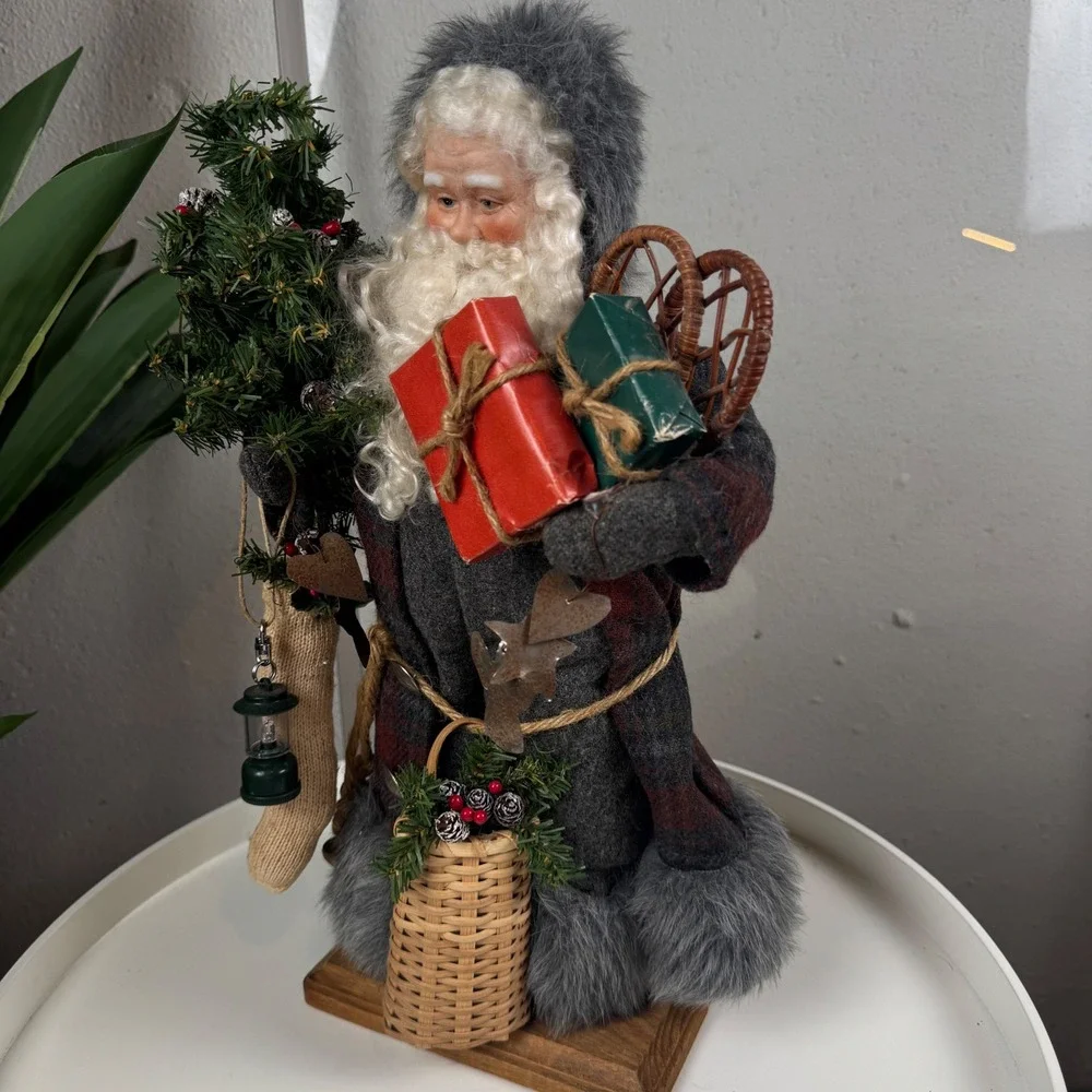 Vintage Handcrafted Rustic Woodland Santa Figurine Xmas Plaid Faux Fur Trim 16